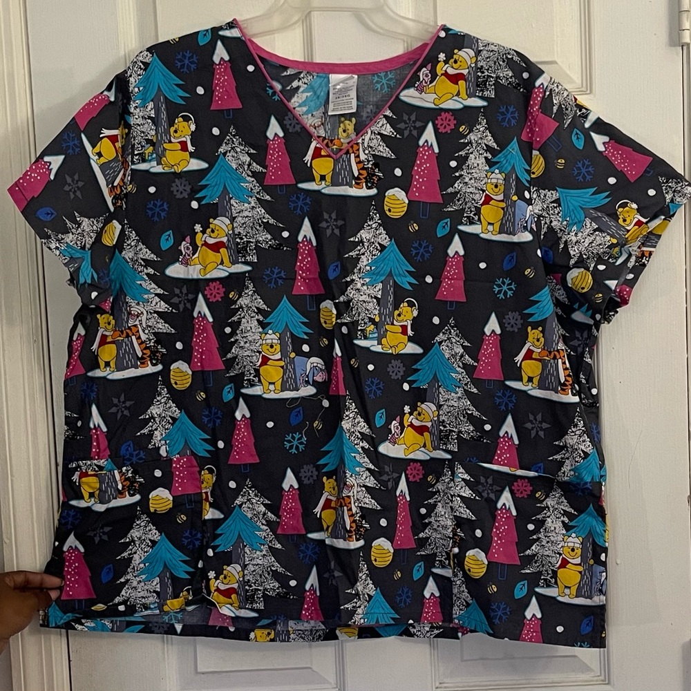 Like New..Winnie Pooh scrub top 3xl